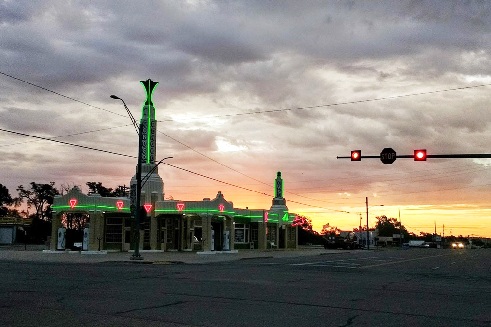 the-iconic-conoco-tower-station