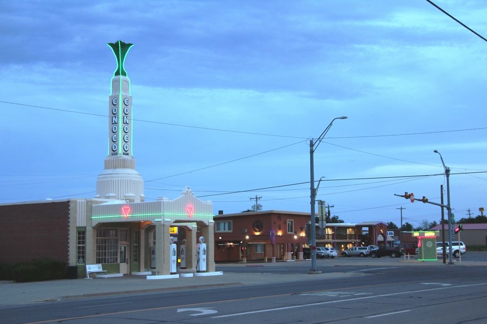 the-iconic-conoco-tower-station